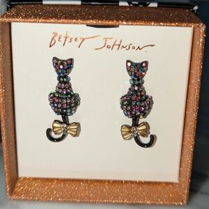 NIB Betsey Johnson Colorful Crystal Black Cat Earrings with Gold Bows